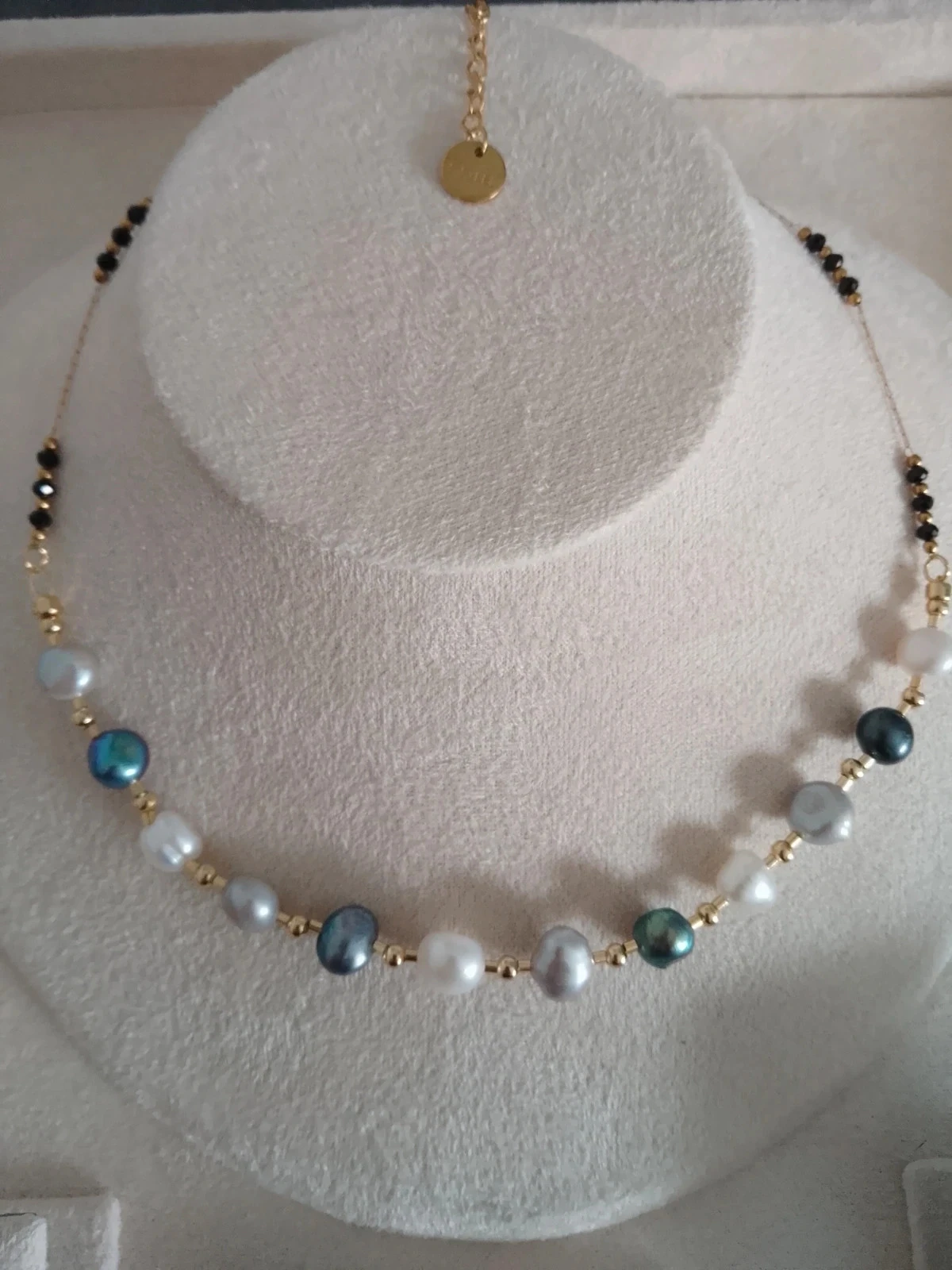 Colliers perles de culture d'eau douce et obsidienne